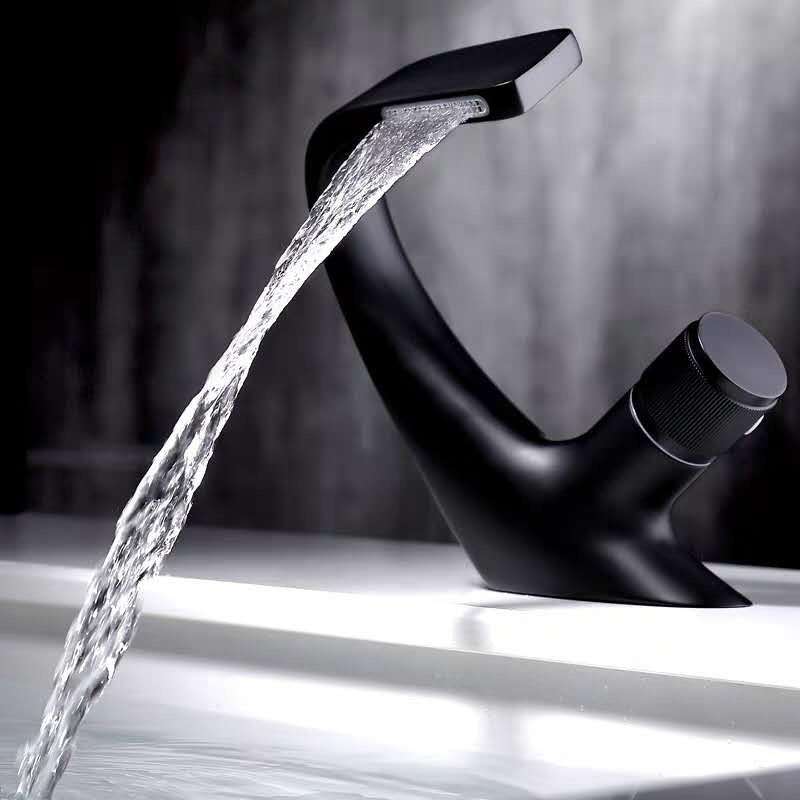 Basin Waterfall Type Hot & Cold Water All-Copper Faucet Bathroom Sanitary Ware (Black)