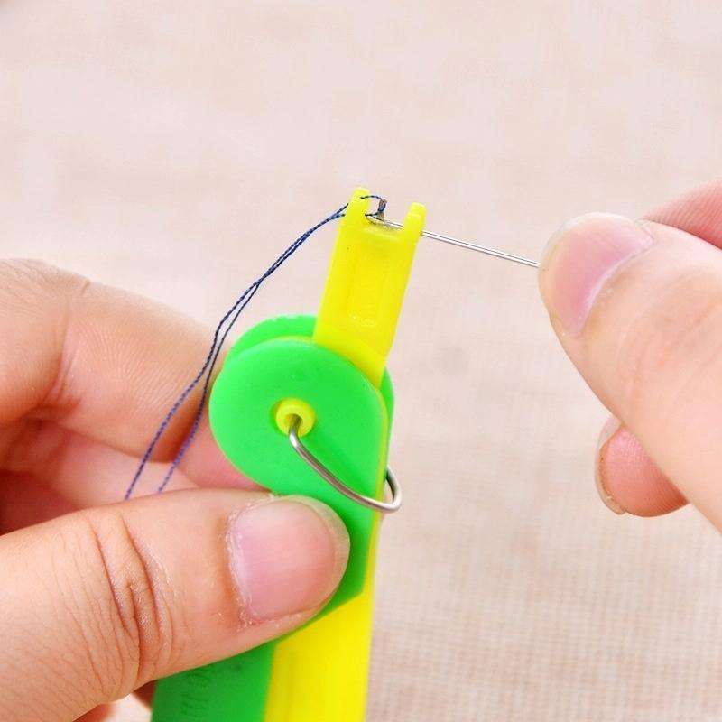 10pcs Automatic Threader Elderly Guide Needle Easy Device Thread Sewing Tool(Color Random Delivery)