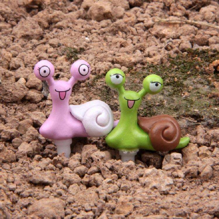 20 PCS Miniature Snail Statues Decorated Garden Toy House Decorations, Random Color Delivery