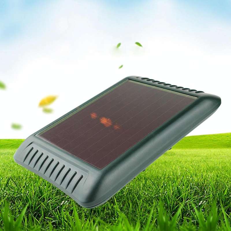Outdoor Solar Animal Repeller Ultrasonic Vibration Multi-functional Snake Repeller(Green)