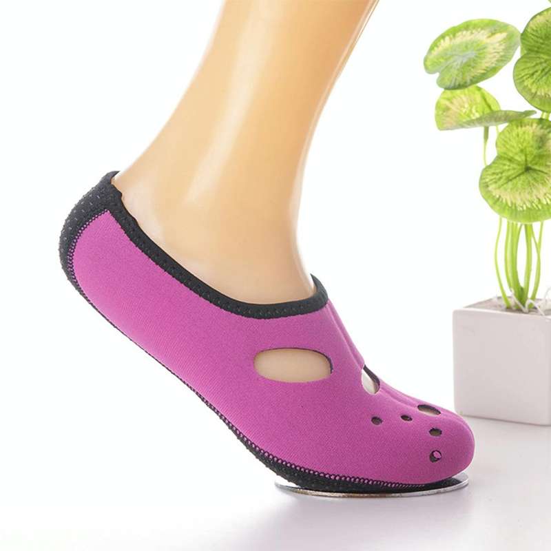 Comfortable and anti-slip 3MM swimming diving socks breathable water to swim the beach socks Size...