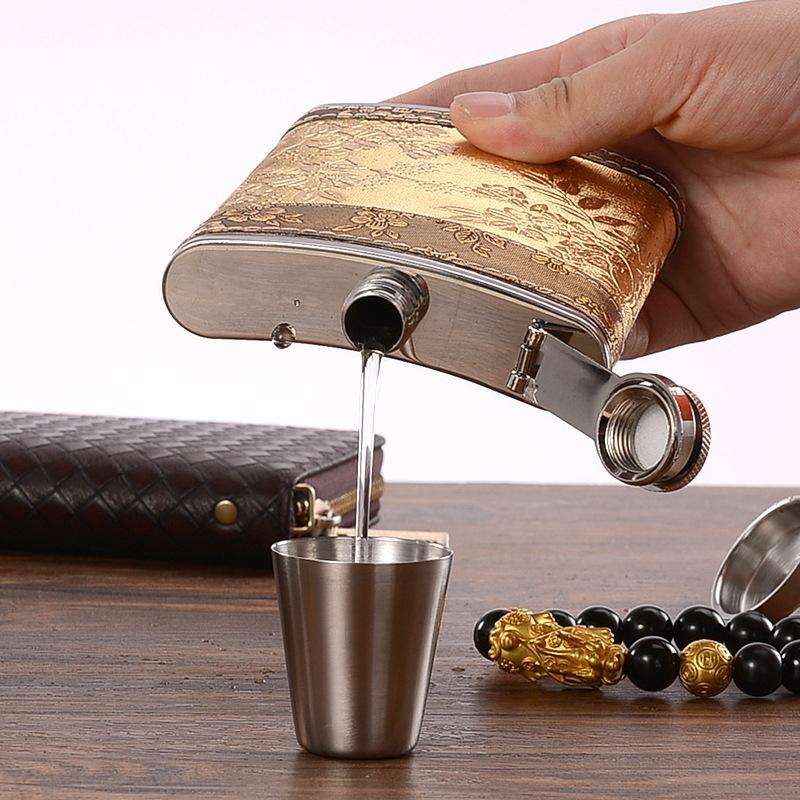 Portable Stainless Steel Hip Flask Set With Wine Glass Funnel, Style: 7OZ Black Leather Old Man Gray