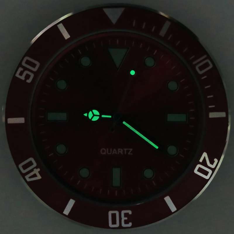 Car Paste Clock Car Luminous Watch(Black)