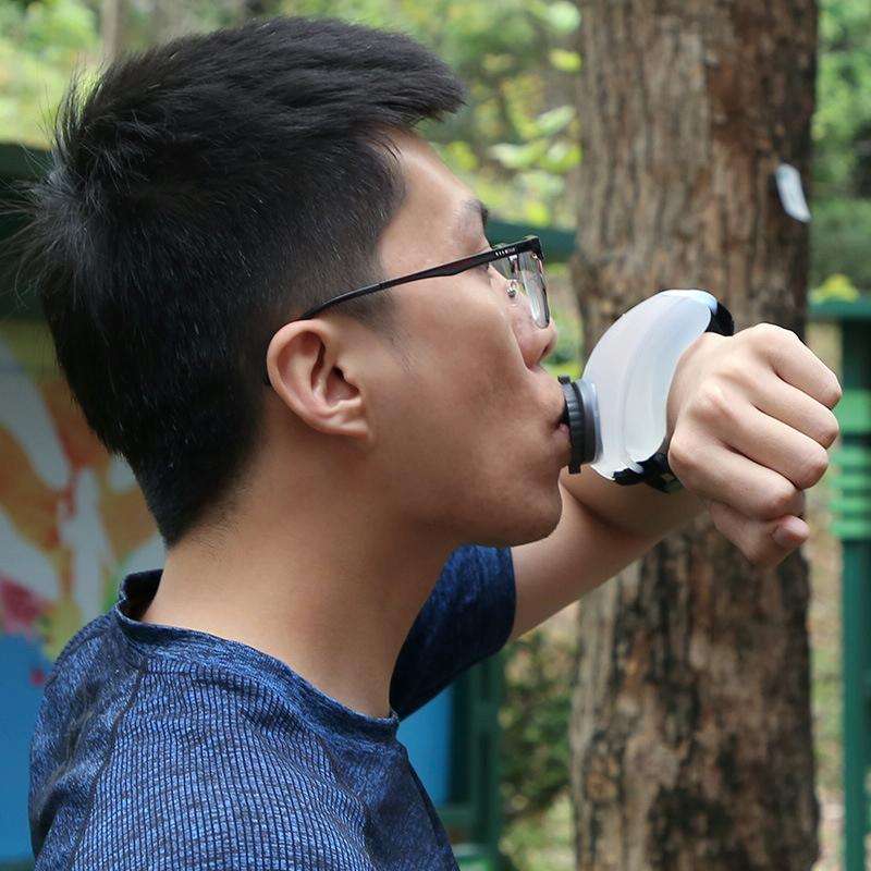 200ml Outdoor Running Wrist Water Bottle Hands Free Sports Cup(Black)