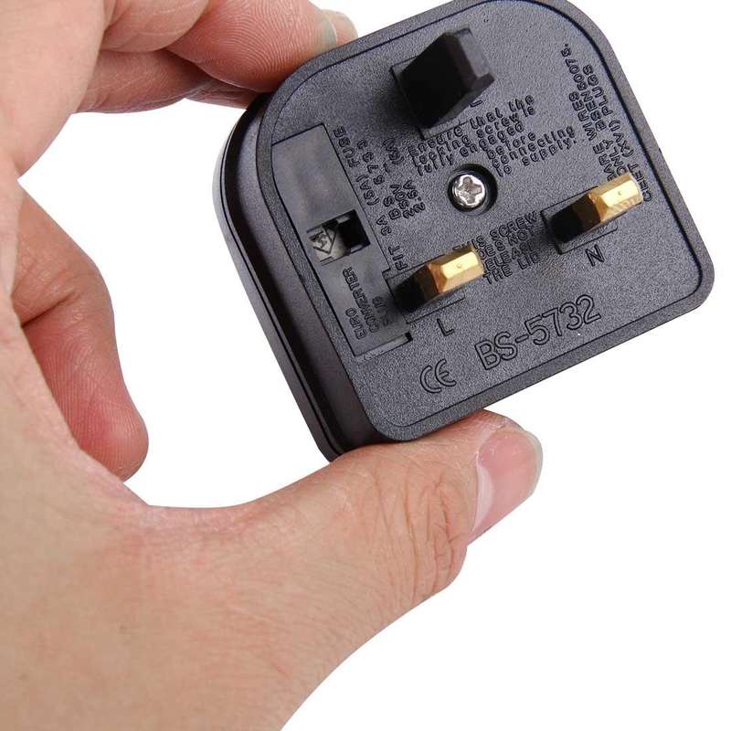 BS-5732 Portable EU Plug to UK Plug Adapter Power Socket Travel Converter with Fuse