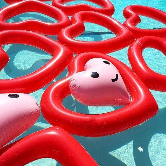 Love Heart Shaped Inflatable Floating Swimming Safety Pool Ring, Inflated Size: 120cm x 100cm (Red)
