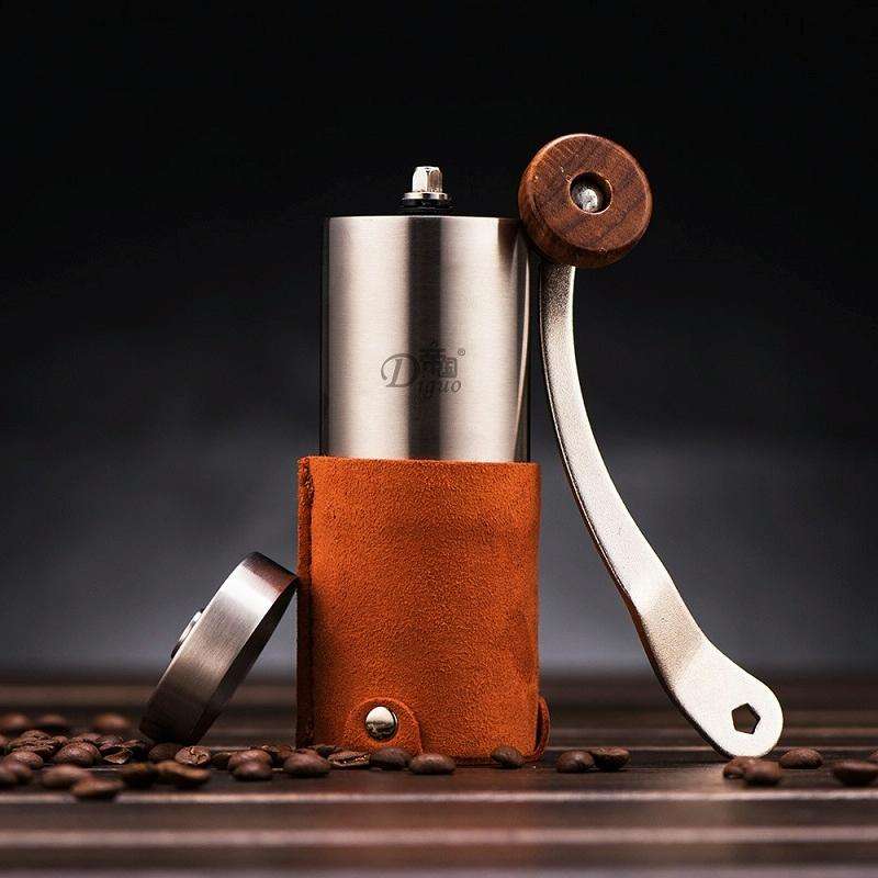 Diguo Multifunctional Hand Grinding Pepper Coffee Bean Maker(Brown)