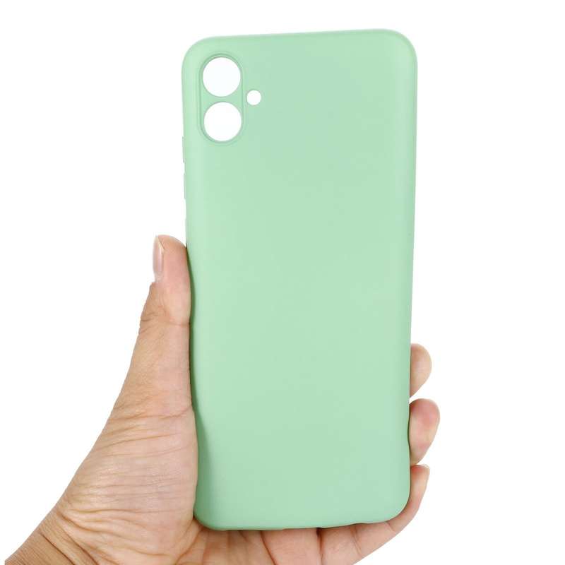 For Samsung Galaxy A04e / M04 / F04 Pure Color Liquid Silicone Shockproof Full Coverage Case(Green)