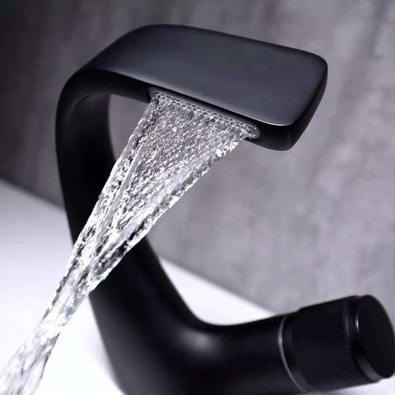 Basin Waterfall Type Hot & Cold Water All-Copper Faucet Bathroom Sanitary Ware (Black Gold)