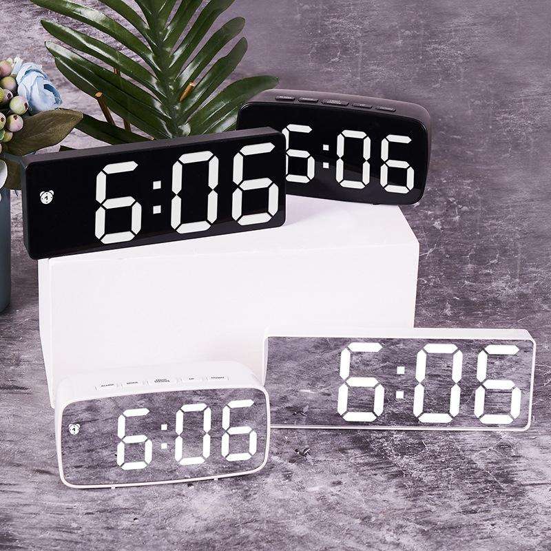 Mirror Bedside Alarm Clock Battery Plug-In Dual-Purpose LED Clock, Colour: Arc-shaped Black Shell...