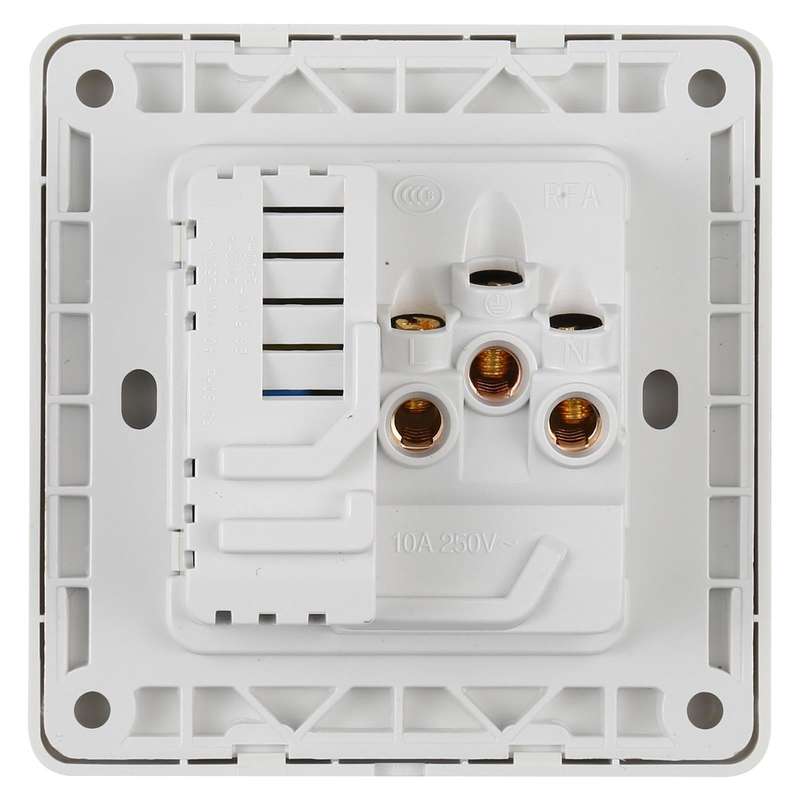 Universal Standard Wall Socket with 2 x USB Ports