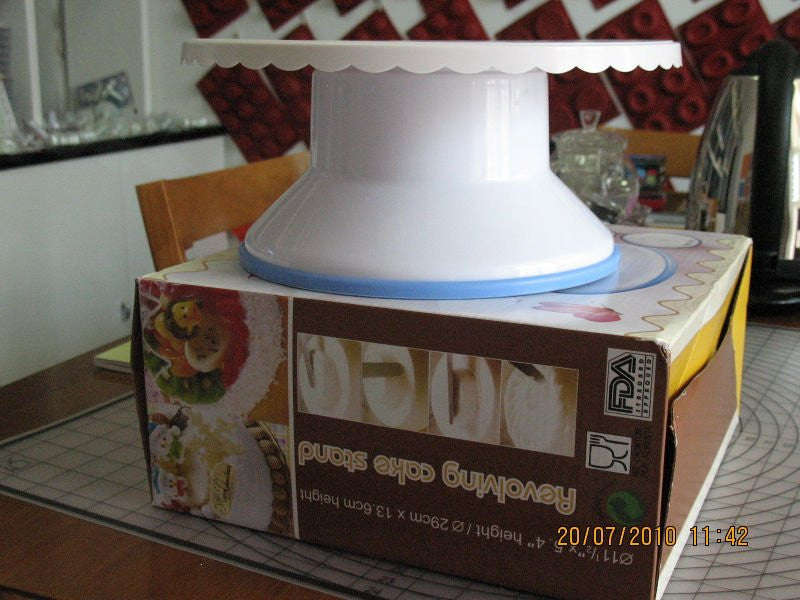 Revolving Cake Stand