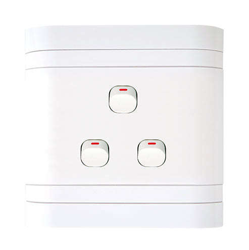 Lesco Cover Strip 3 Lever 1-Way Light Switch 4 x 4