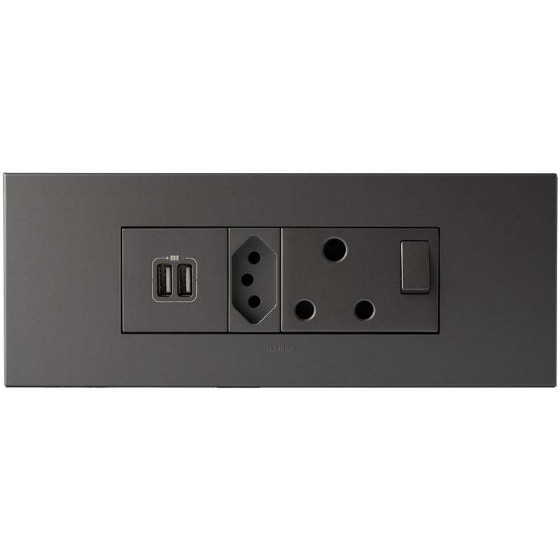 Legrand Arteor 6 Module Power Cluster with USB
