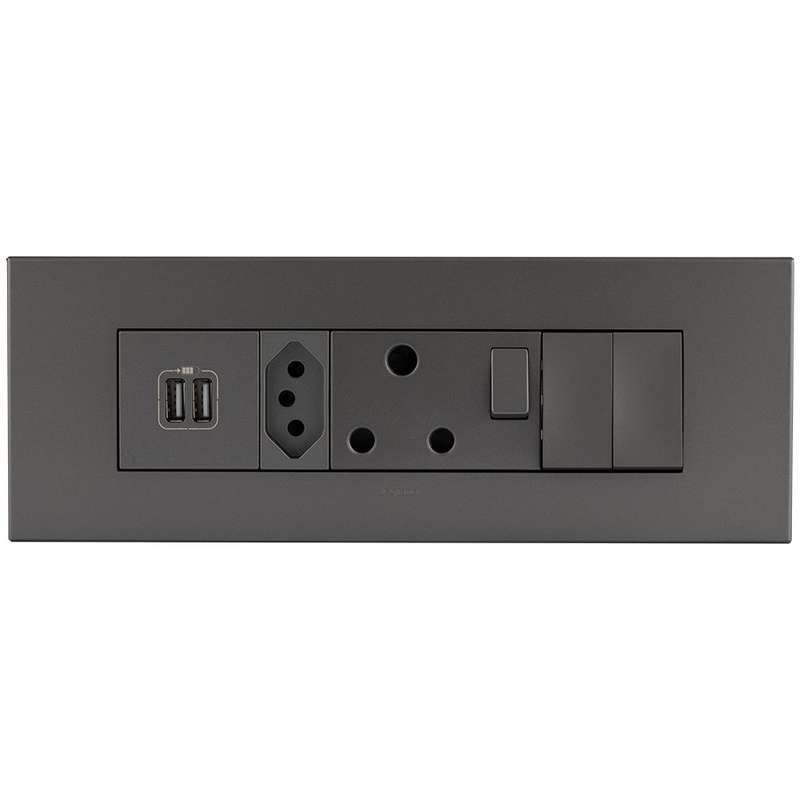 Legrand Arteor 8 Module with USB Power Cluster