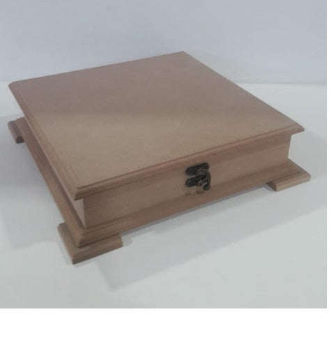 Wooden box  250x250x40mm