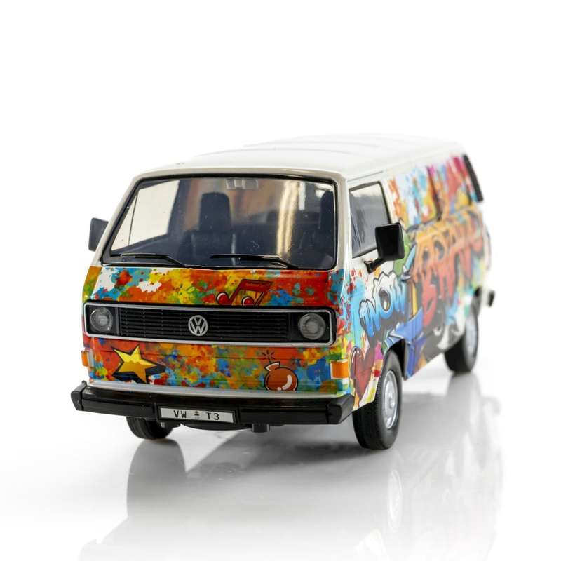 Motormax Volkswagen Type2 (T3) Graffiti Scale 1:24