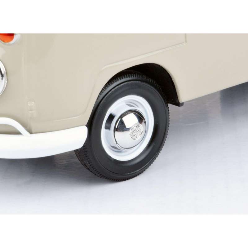 Motormax Volkswagen Type 2 (T1) Scale 1:24 Pickup with Roof Rack + Suit Case + Tarpaulin Cover
