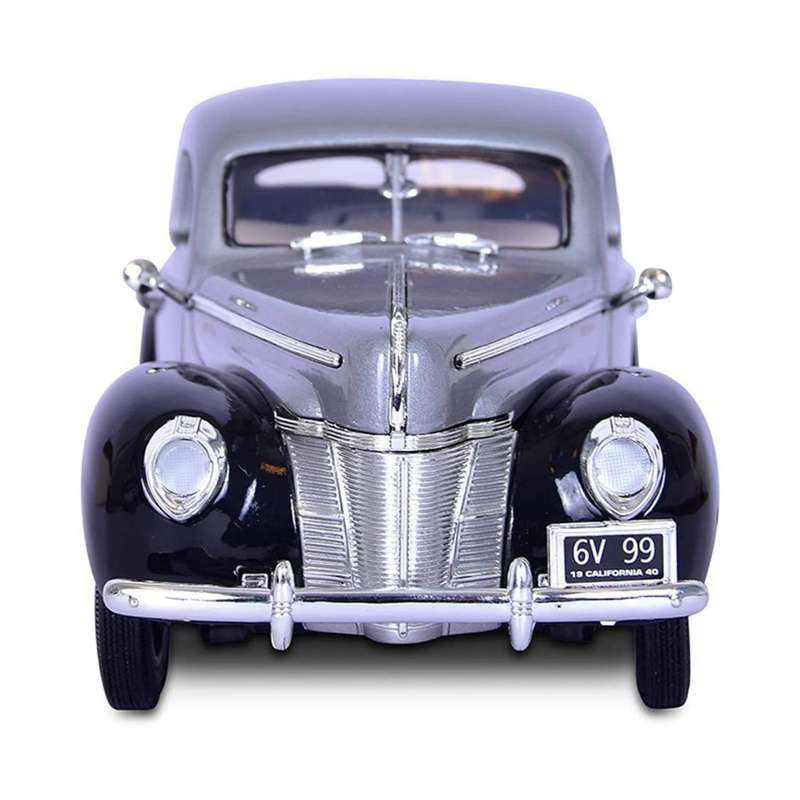 Motormax Ford Deluxe Grey/Black 1940 1:18 Scale Diecast Car