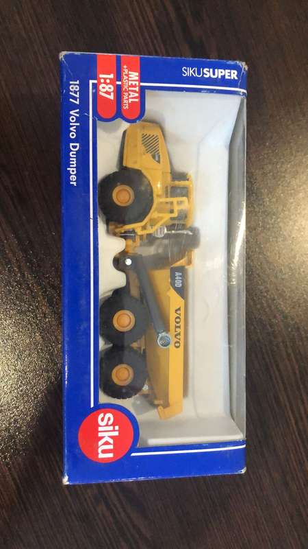 Siku Volvo Dumper Scale 1:87 - BOX DAMAGED