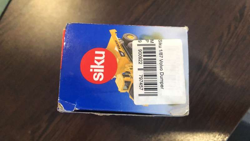 Siku Volvo Dumper Scale 1:87 - BOX DAMAGED