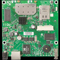 MikroTik RouterBOARD 912UAG-5HPnD with 5GHz radio,1 Gb port,1 MiniPCI-e,1 USB,1 Sim slot and 2 MMCX