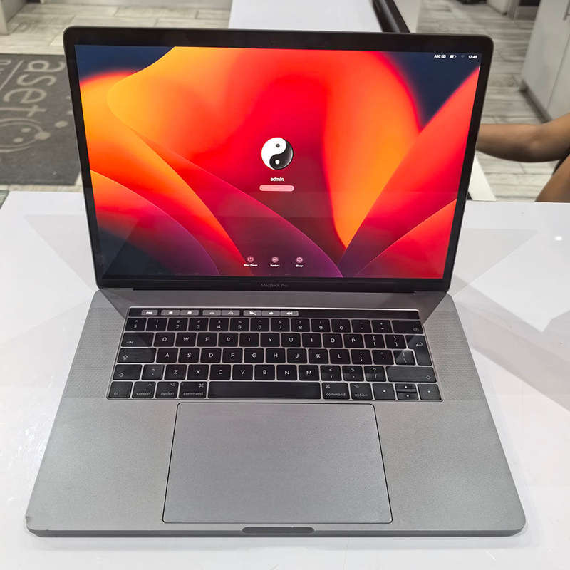 2017 Apple MacBook Pro 15.4-inch 2.9GHz Core i7 (Touch Bar, 16GB RAM, 512GB, Space Gray)  | model...