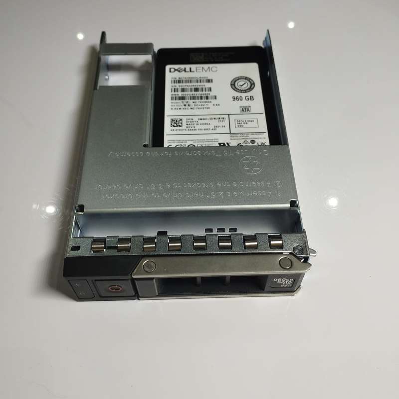 Dell 960GB 2.5-inch SATA Mix Use 6Gbps 512e SSD with 3.5-inch Caddy Tray