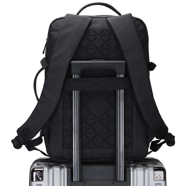 ADJUSTABLE NOTEBOOK BACKPACK