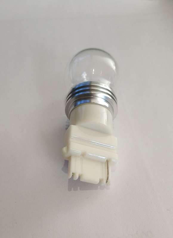 9w CREE SMD Cool White 3156 LED Light Bulb