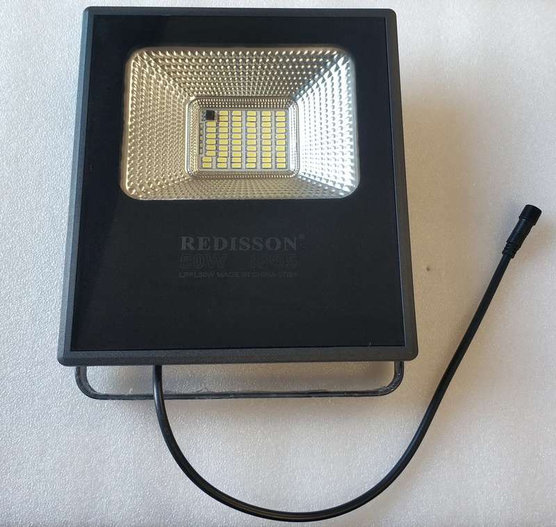 DEMO Redisson 50Watt SOLAR Outdoor LED Flood Light  Powerful and Energy-Efficient Lighting for...