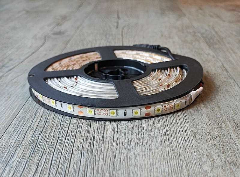 12v DC 5m 300 x 5050Led Chip Soft Cool White Weatherproof LED Light Strip Roll