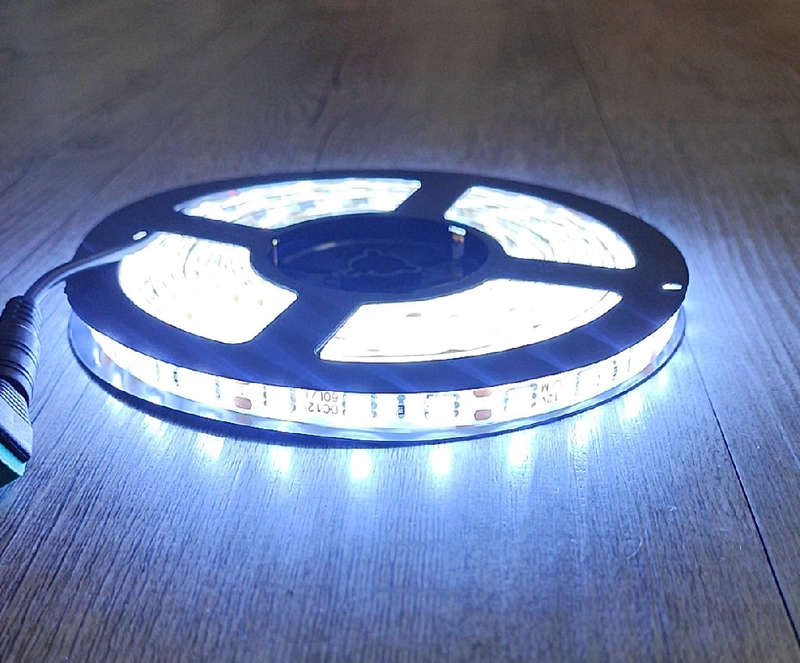 12v DC 5m 300 x 5050Led Chip Soft Cool White Weatherproof LED Light Strip Roll
