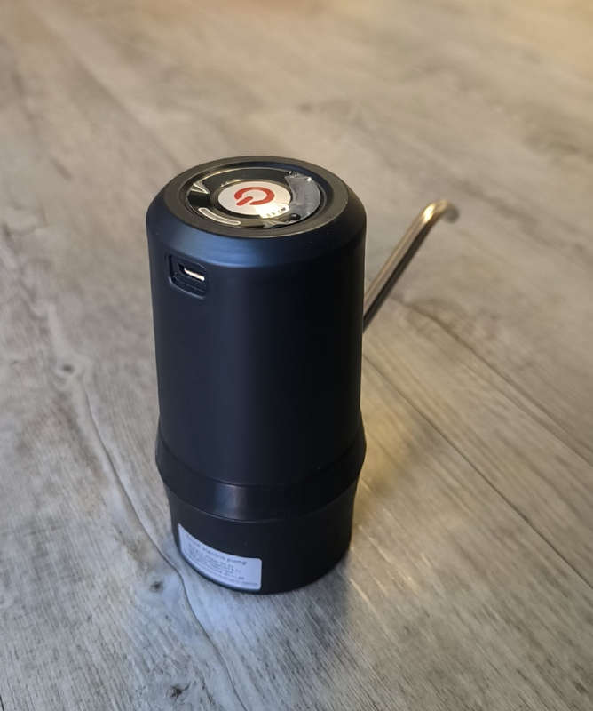 W02 Rechargeable Touch-Sensitive Water Dispenser