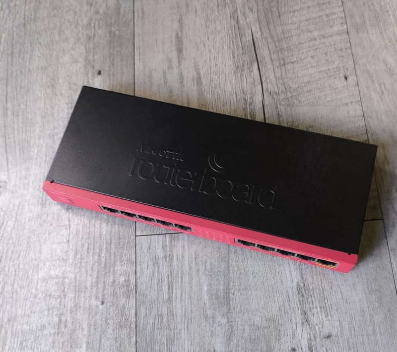 Reduced to Clear Used 10Port Gigabit Ethernet Microtik Routerboard (10007691)
