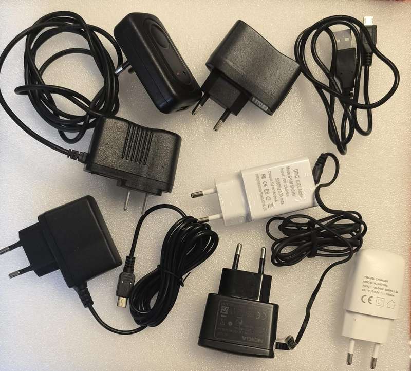 7pc Random 5Volt AC to DC USB Chargers for Electronics (RTC-10007682)