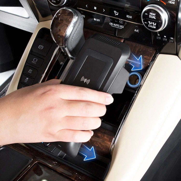 HFC-1063 Car Qi Standard Wireless Charger 10W Quick Charging for Toyota Alphard 2015-2021, Left D...
