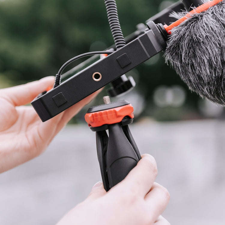 YELANGU PC204 YLG1801D Vlogging Live Broadcast LED Selfie Light Smartphone Video Rig Handle Stabi...