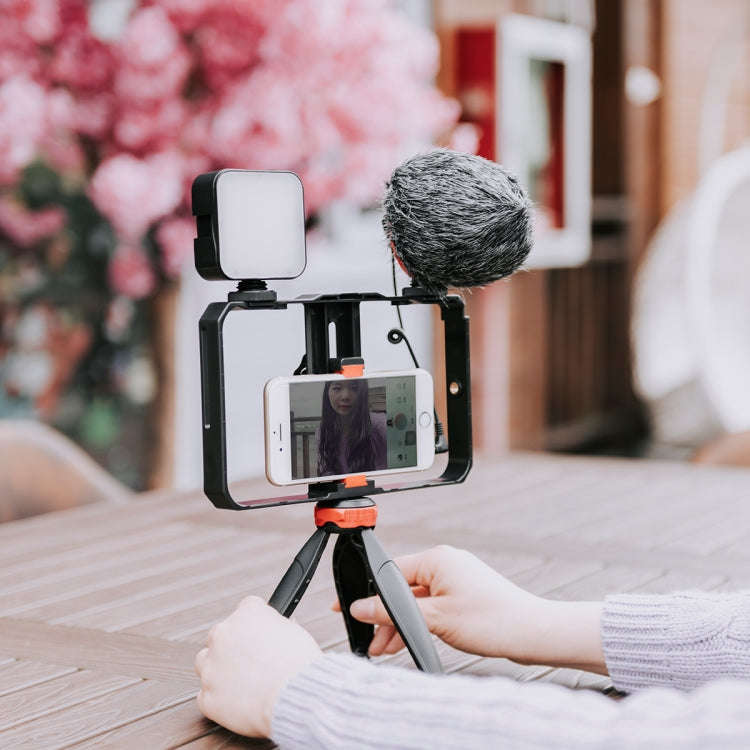 YELANGU PC204 YLG1801D Vlogging Live Broadcast LED Selfie Light Smartphone Video Rig Handle Stabi...