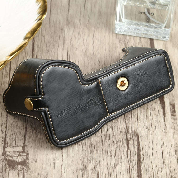 1/4 inch Thread PU Leather Camera Half Case Base for Sony ILCE-7RM4 / A7RM4 / A7R IV (Black)