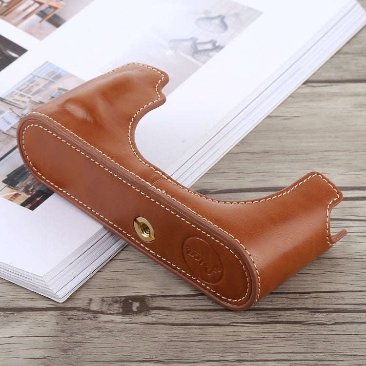1/4 inch Thread PU Leather Camera Half Case Base for Leica M10 (Brown)