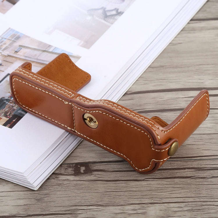 1/4 inch Thread PU Leather Camera Half Case Base for FUJIFILM X-T10 / X-T20 (Brown)