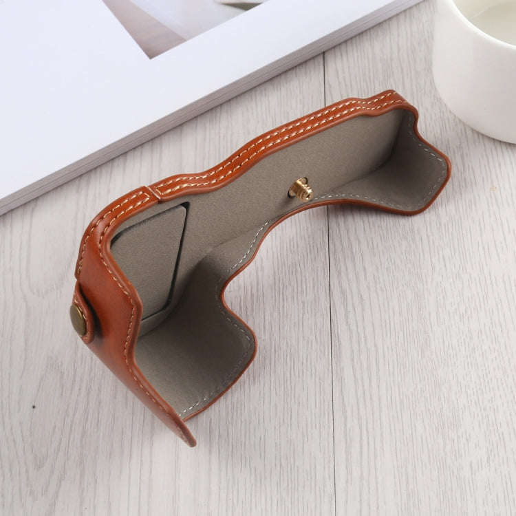 1/4 inch Thread PU Leather Camera Half Case Base for Nikon Z6 / Z7 (Brown)