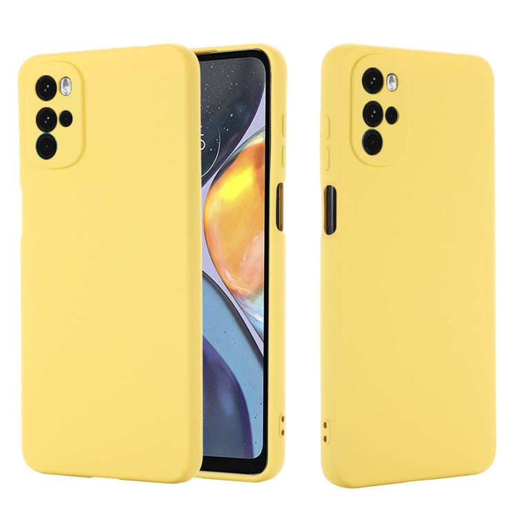 For Motorola Moto G22/E32s 4G Pure Color Liquid Silicone Shockproof Full Coverage Phone Case(Yellow)
