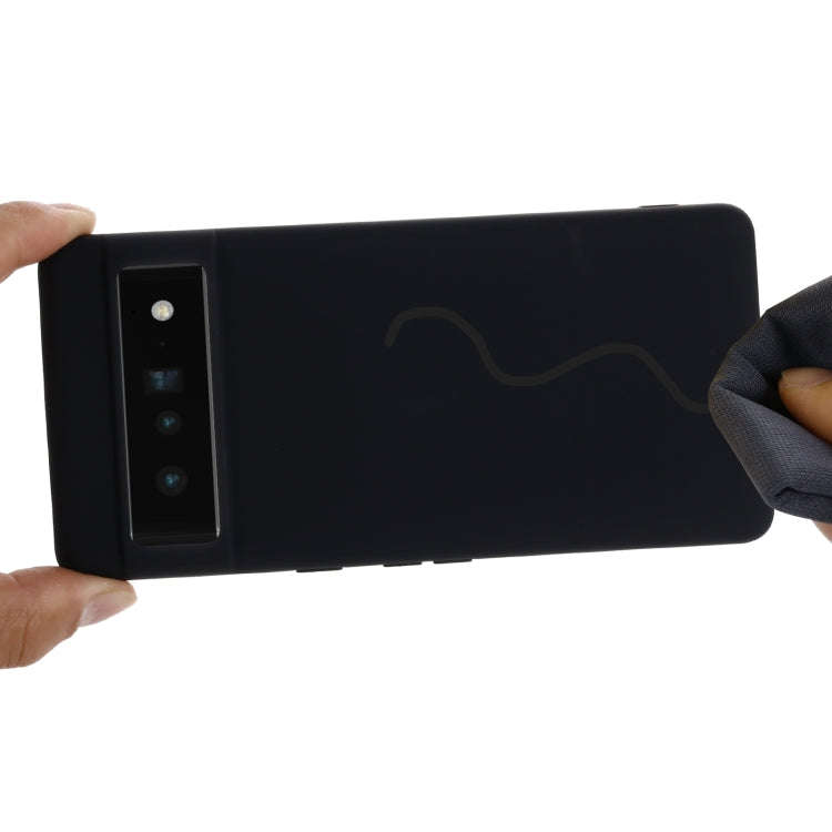 For Google Pixel 7 Pro Pure Color Liquid Silicone Shockproof Phone Case(Black)