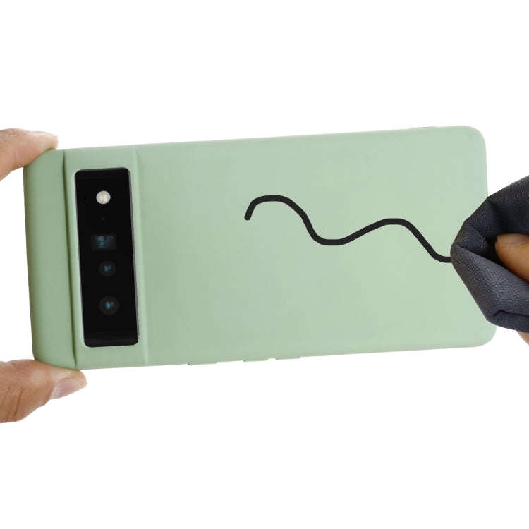 For Google Pixel 7 Pure Color Liquid Silicone Shockproof Phone Case(Green)