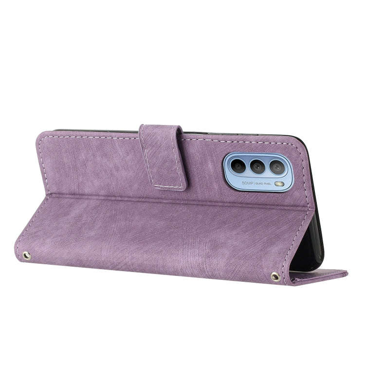 For Motorola Moto G Stylus 2022 Skin Feel Stripe Pattern Leather Phone Case with Lanyard(Purple)