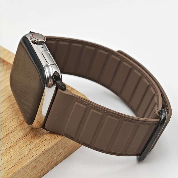 For Apple Watch SE 2023 44mm Reverse Buckle Magnetic Silicone Watch Band(Black Buckle Coffee)