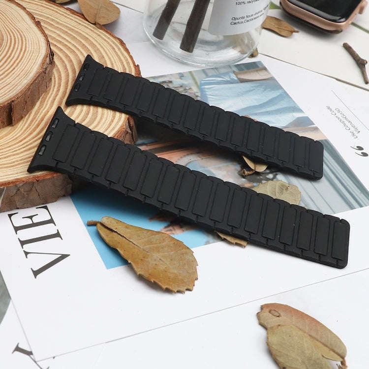 For Apple Watch Series 9 41mm Magnetic Loop Silicone Watch Band(Black)