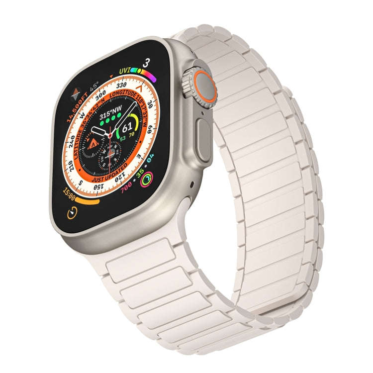 For Apple Watch Series 9 41mm Magnetic Loop Silicone Watch Band(Starlight)